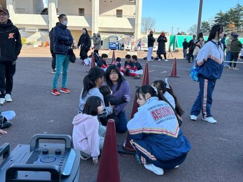 競技の合間にこども達と交流しました