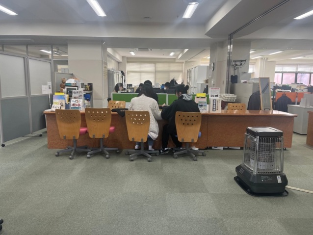 生涯学習ボランティア支援課の窓口です。お気軽にお声がけください。