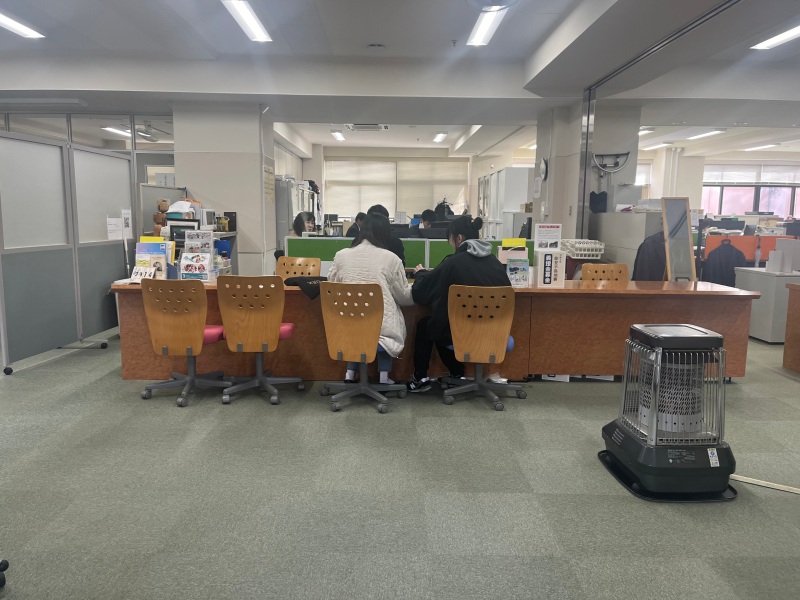 生涯学習ボランティア支援課の窓口です。お気軽にお声がけください。
