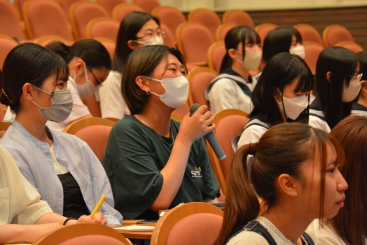まちづくりへの関心が強く、大学生や高校生からは様々な意見がでました。