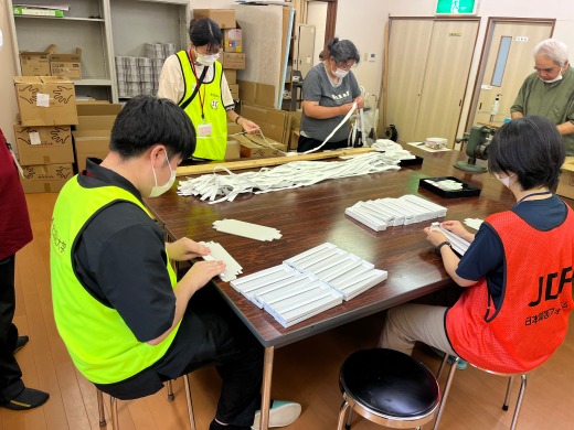 あすなろふたばぱいんの会の皆さんと作業を行いました