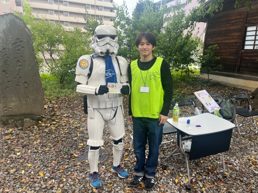 学生と参加者で記念写真