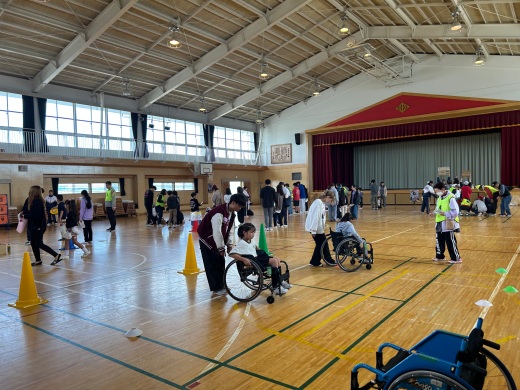 車いす試乗体験の様子①