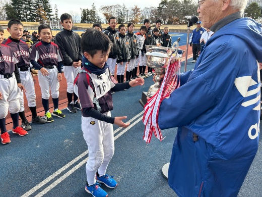 東北福祉大学学長杯の授与