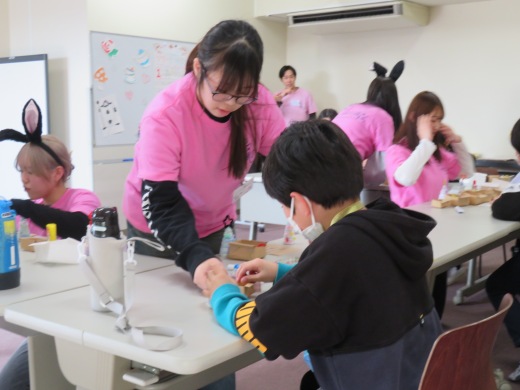 バレンタインツリーづくりの様子
