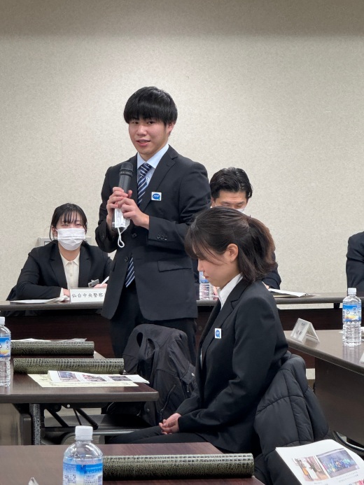 令和6年度の活動報告を行っている但木さん