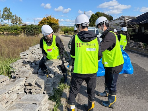 声を掛け合いながら運び出しました