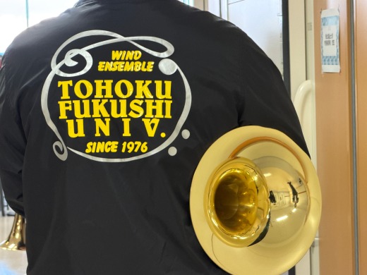 吹奏楽部が仙台市立病院でクリスマスコンサートを行いました。