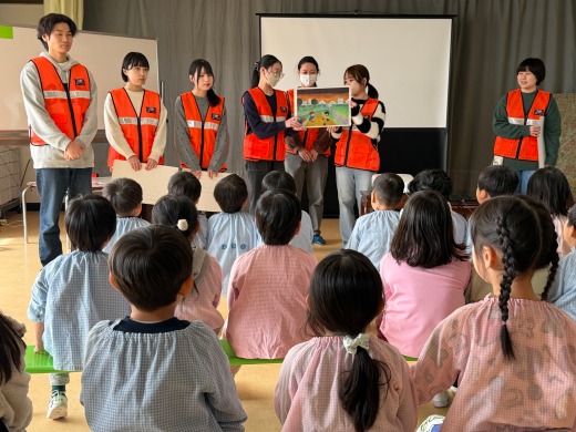 防犯紙芝居の様子