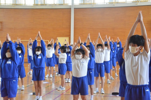 「さんあい体操」の様子