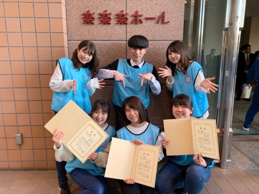 見事に11連覇を達成したFASTの学生