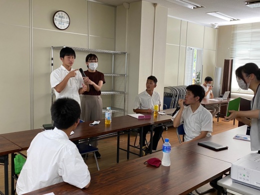 高校生からボランティアや大学生活の魅力等について質問があり、大学生の率直な意見を聞くことで、意識の高揚を図ることができました。