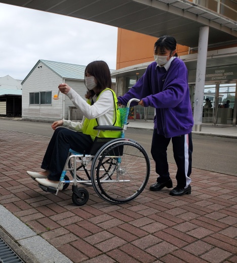 東北高校との高大連携事業「キャリア実習」で本学学生と教職員が担当しました